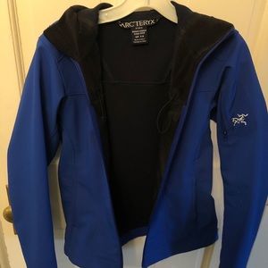Arcteryx hooded cobalt blue ski jacket